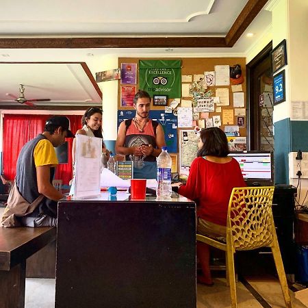 Madpackers Delhi Hostel Ню Делхи Екстериор снимка