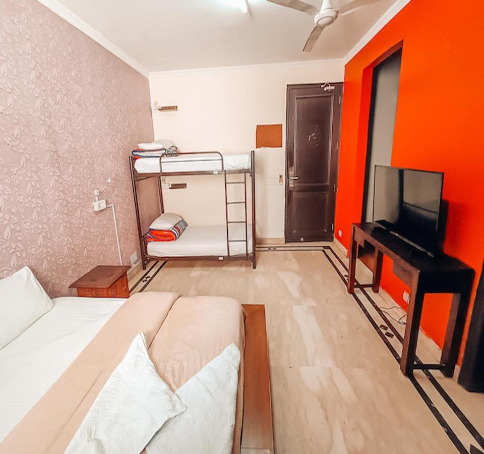 Madpackers Delhi Hostel Ню Делхи Екстериор снимка