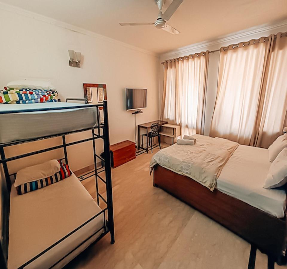 Madpackers Delhi Hostel Ню Делхи Екстериор снимка