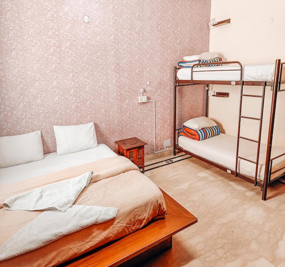 Madpackers Delhi Hostel Ню Делхи Екстериор снимка