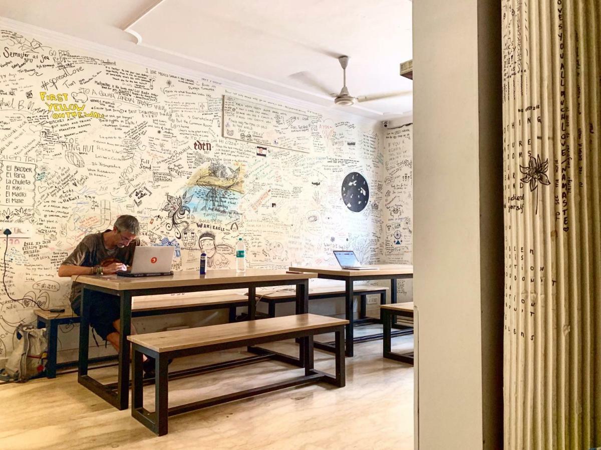 Madpackers Delhi Hostel Ню Делхи Екстериор снимка