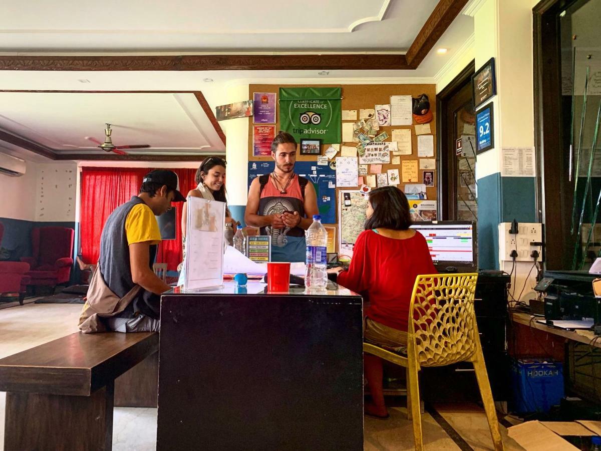Madpackers Delhi Hostel Ню Делхи Екстериор снимка