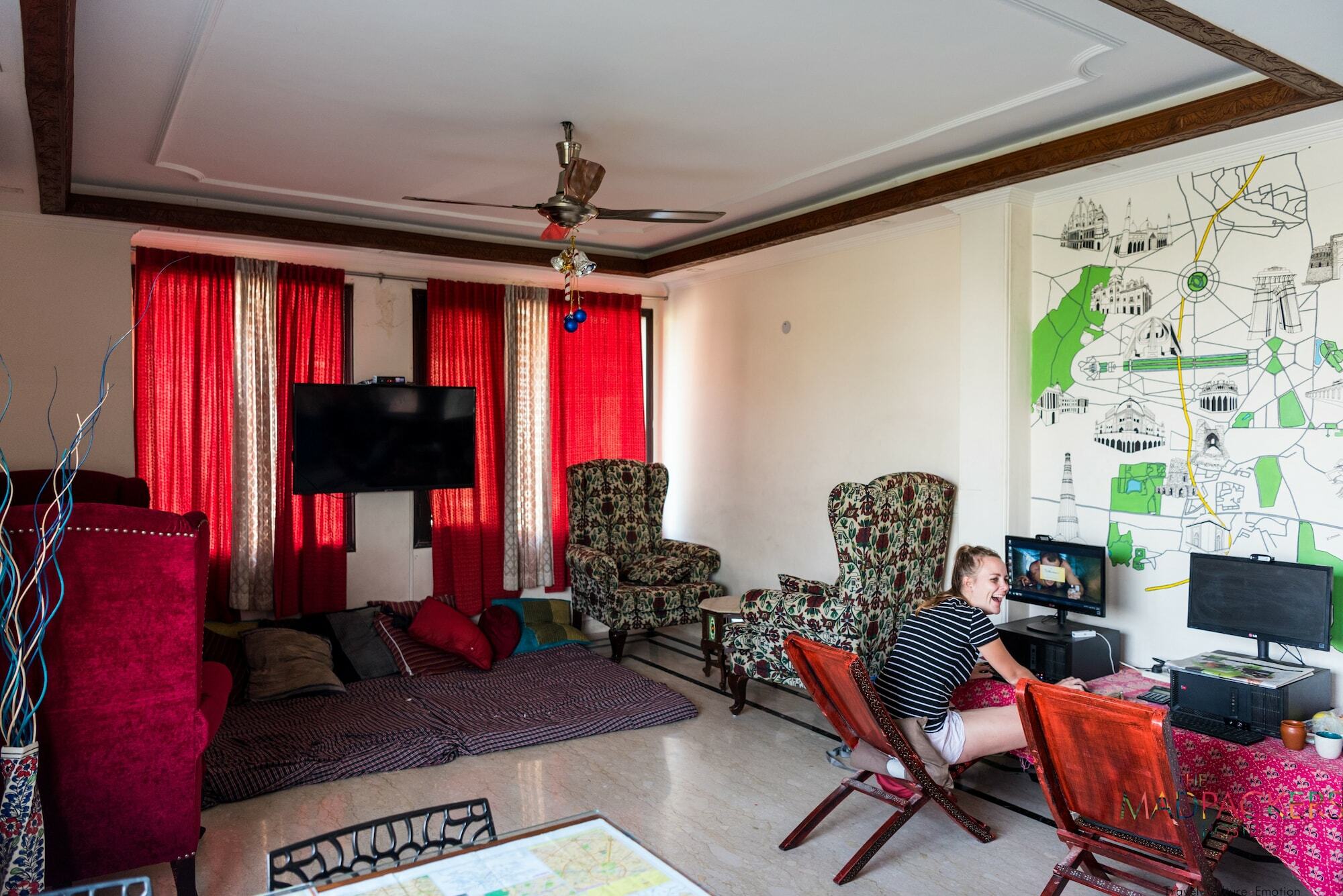 Madpackers Delhi Hostel Ню Делхи Екстериор снимка
